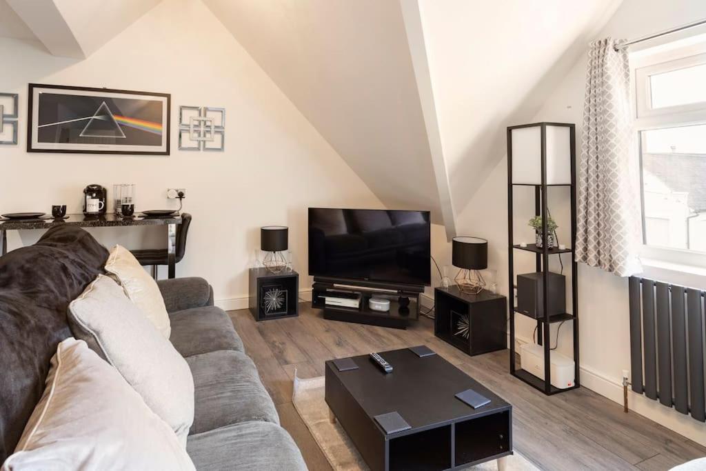 Cosy Brand New Spacious 1 Bed Luxury Apartment Бирмингам Екстериор снимка